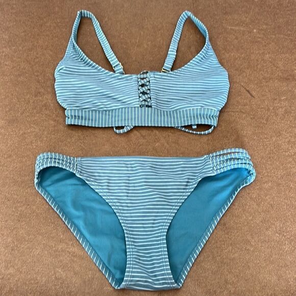 ❤️Xhilaration Blue striped 2 Piece bikini Swimsuit - Picture 1 of 7